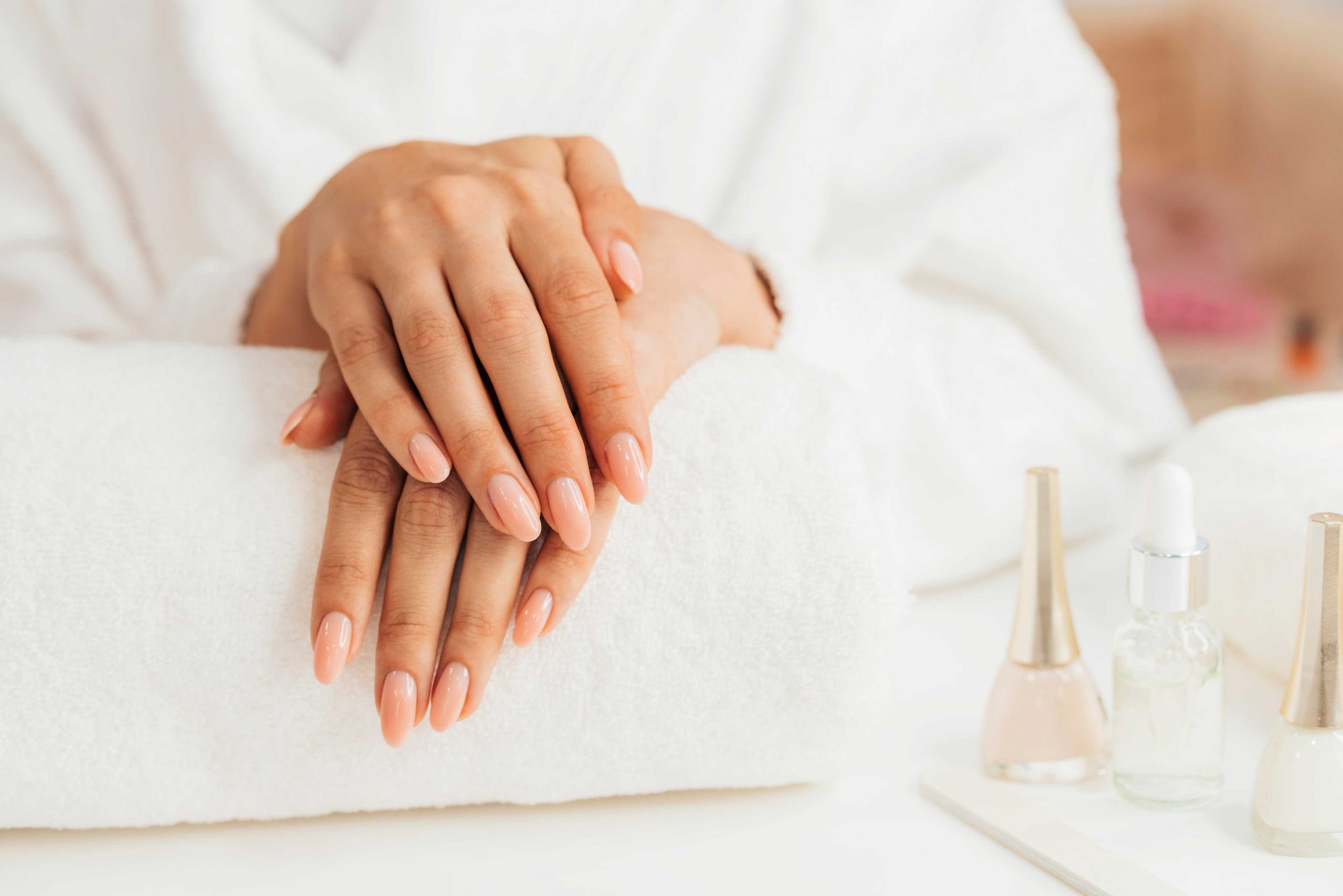 manicura-en-sevilla-noa-beauty Relleno de Uñas Acrílicas